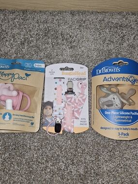 BooginHead Pacigrip Pink Pacifier Clip - Stylish Pacifier Holder